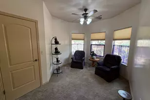 813 W Foothill Dr, Apple Valley, UT 84737 - Photo 23
