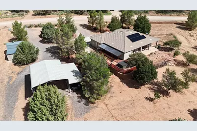 813 W Foothill Dr, Apple Valley, UT 84737 - Photo 5