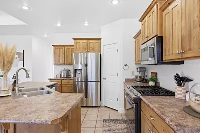 533 W Heritage Dr, Saint George, UT 84770 - Photo 17