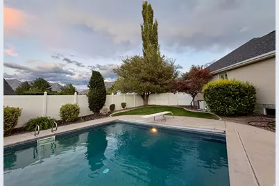 9845 N 6130 W, Highland, UT 84003 - Photo 21