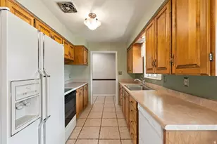 1079 E Hillcrest Dr, Springville, UT 84663 - Photo 11