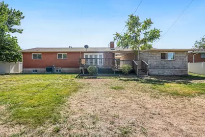 1079 E Hillcrest Dr, Springville, UT 84663 - Photo 37