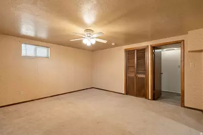 1079 E Hillcrest Dr, Springville, UT 84663 - Photo 31