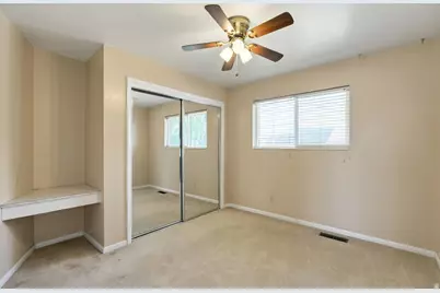 1079 E Hillcrest Dr, Springville, UT 84663 - Photo 15