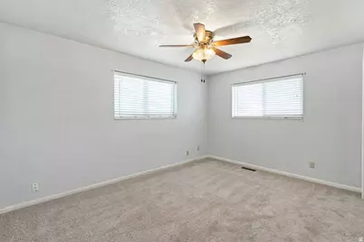 1079 E Hillcrest Dr, Springville, UT 84663 - Photo 17