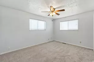 1079 E Hillcrest Dr, Springville, UT 84663 - Photo 17