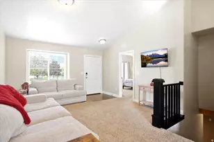 1562 N 2030 W, Clinton, UT 84015 - Photo 3