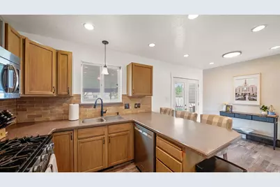 1695 N 1900 W, Lehi, UT 84043 - Photo 7