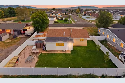 1548 W 2700 S, Syracuse, UT 84075 - Photo 3