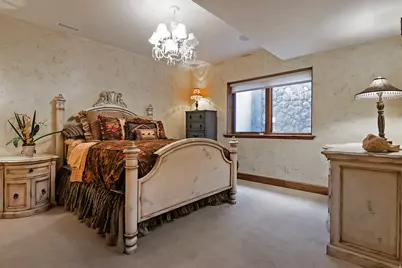 8778 S Falcon Heights Ln, Sandy, UT 84093 - Photo 41