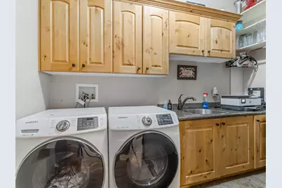 4460 S 2700 E, Holladay, UT 84124 - Photo 15