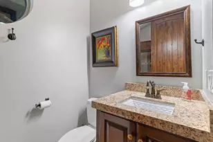 4460 S 2700 E, Holladay, UT 84124 - Photo 13