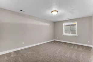 2063 E 1200 N, Layton, UT 84040 - Photo 29