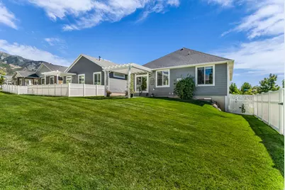 2063 E 1200 N, Layton, UT 84040 - Photo 37