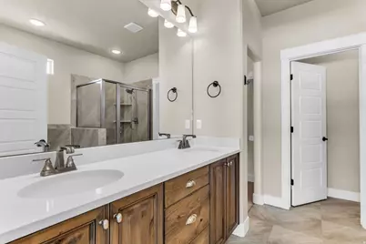 2063 E 1200 N, Layton, UT 84040 - Photo 15