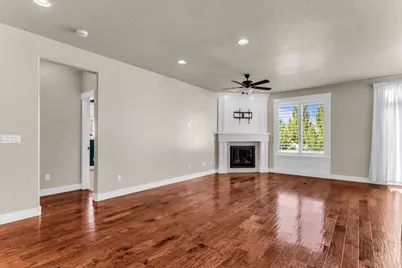 2063 E 1200 N, Layton, UT 84040 - Photo 11