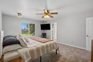 9290 N Horizon Dr, Eagle Mountain, UT 84005 - Photo 17