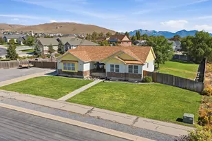 9290 N Horizon Dr, Eagle Mountain, UT 84005 - Photo 3