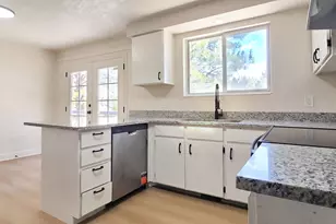 5363 S Ridgecrest Dr W, Taylorsville, UT 84129 - Photo 11