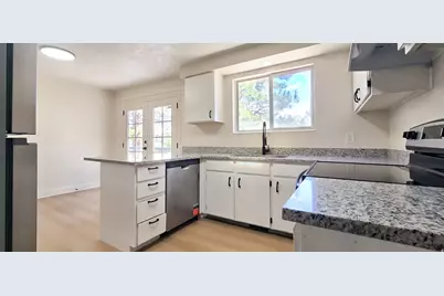 5363 S Ridgecrest Dr W, Taylorsville, UT 84129 - Photo 11