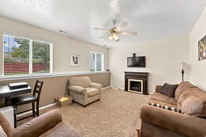 1886 S Dahl Ln, Syracuse, UT 84075 - Photo 9