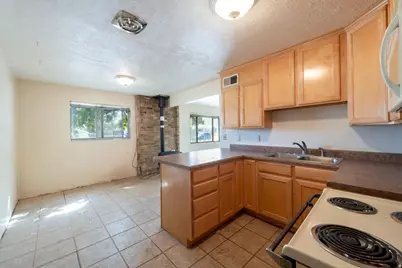 5146 S 4660 W, Kearns, UT 84118 - Photo 9