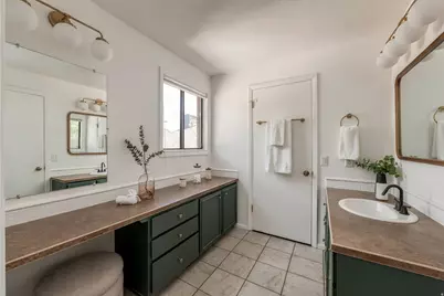 1041 E Lamplighter Dr, River Heights, UT 84321 - Photo 7
