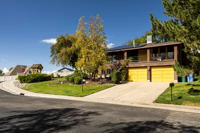 1041 E Lamplighter Dr, River Heights, UT 84321 - Photo 5