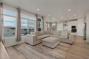 6637 S Skyloop Dr, West Jordan, UT 84081 - Photo 9