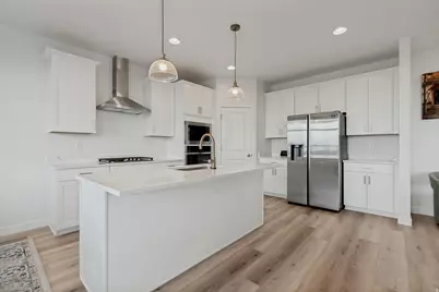 6637 S Skyloop Dr, West Jordan, UT 84081 - Photo 11