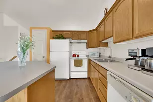 5719 W Moon Crest Ct S, West Jordan, UT 84081 - Photo 3