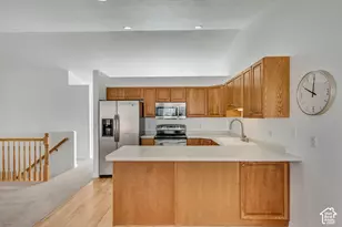 11250 S Crescent Vista Ln E, Sandy, UT 84070 - Photo 7