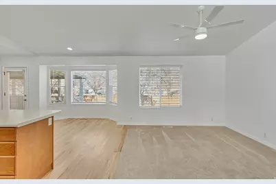 11250 S Crescent Vista Ln E, Sandy, UT 84070 - Photo 9