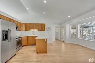 11250 S Crescent Vista Ln E, Sandy, UT 84070 - Photo 9