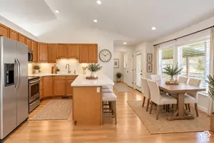 11250 S Crescent Vista Ln E, Sandy, UT 84070 - Photo 7