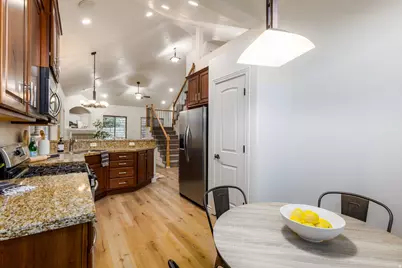 318 E Nechatel Dr, Draper, UT 84020 - Photo 9