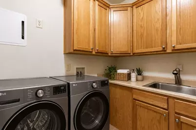 318 E Nechatel Dr, Draper, UT 84020 - Photo 17