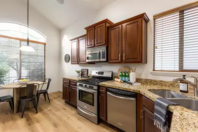 318 E Nechatel Dr, Draper, UT 84020 - Photo 7