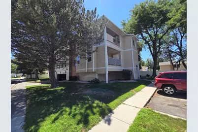 830 E Gatewood Dr S, Sandy, UT 84094 - Photo 1