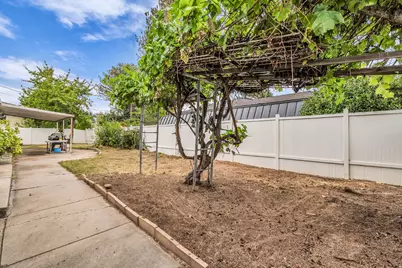 1261 E Chevy Chase Dr S, Salt Lake City, UT 84117 - Photo 21