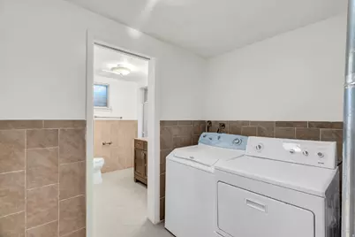 1261 E Chevy Chase Dr S, Salt Lake City, UT 84117 - Photo 15