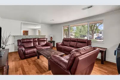 1261 E Chevy Chase Dr S, Salt Lake City, UT 84117 - Photo 3
