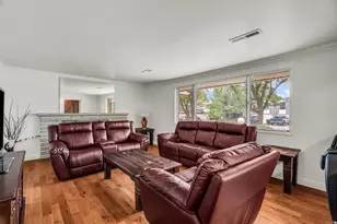 1261 E Chevy Chase Dr S, Salt Lake City, UT 84117 - Photo 3