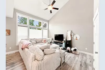 9256 S Ashbourne Dr, Sandy, UT 84094 - Photo 21