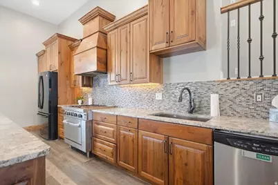4461 S 1600 W, Roy, UT 84067 - Photo 3