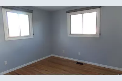 4932 S Pinehill Dr, Murray, UT 84107 - Photo 11