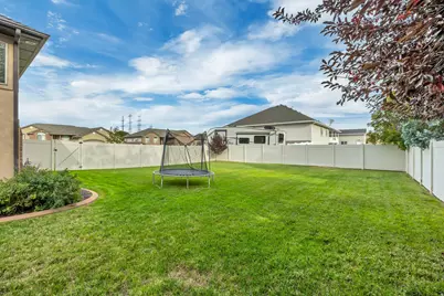 2638 S 3075 W, West Haven, UT 84401 - Photo 31