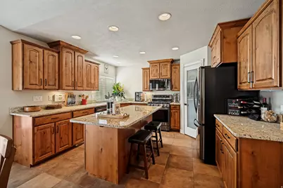 2638 S 3075 W, West Haven, UT 84401 - Photo 13