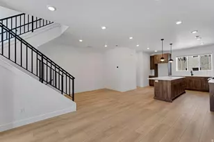 853 E Maplehurst Dr S, Murray, UT 84107 - Photo 9