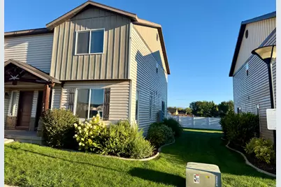 147 E 500 N, Roosevelt, UT 84066 - Photo 1